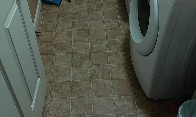 $850 / 1Br - Private...