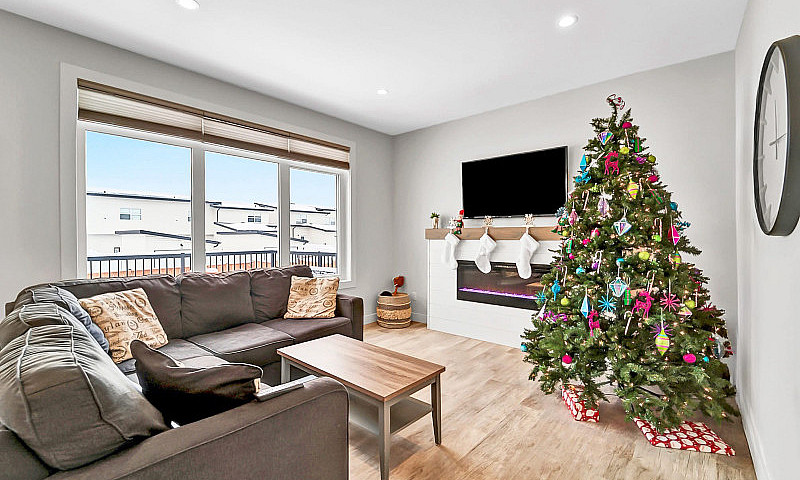 Home For Sale (Brigh...