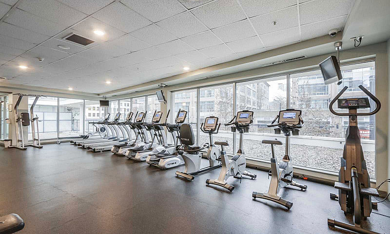 Bright 1-Bedroom Con...