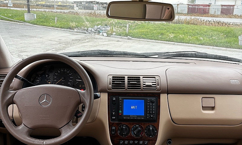 2000 Mercedes Ml 320...