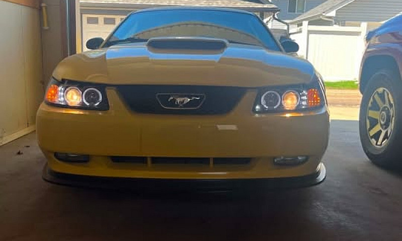 2003 Ford Mustang Gt...