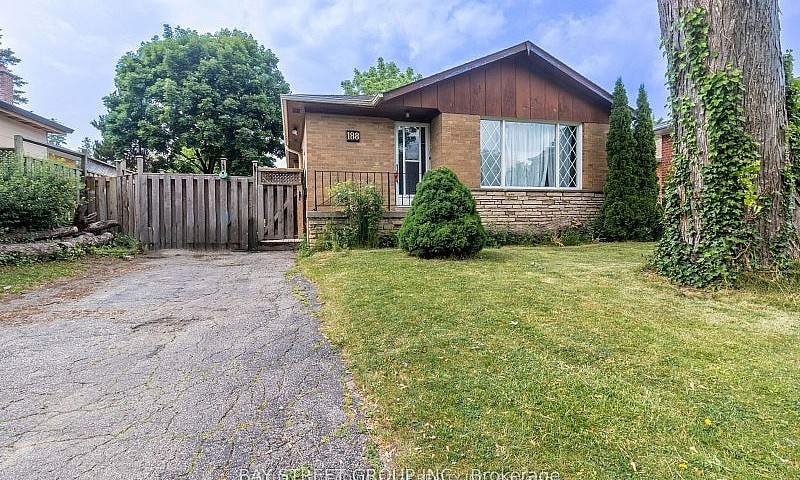 3 Beds 1 Bath Main F...