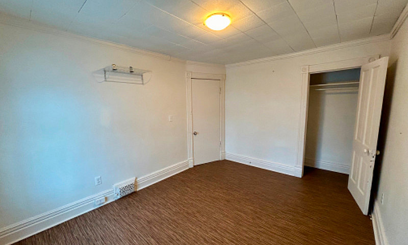 **4Bed 1Bath Duplex ...