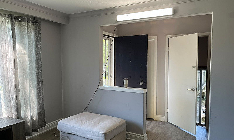 3 Beds 1 Bath Main F...
