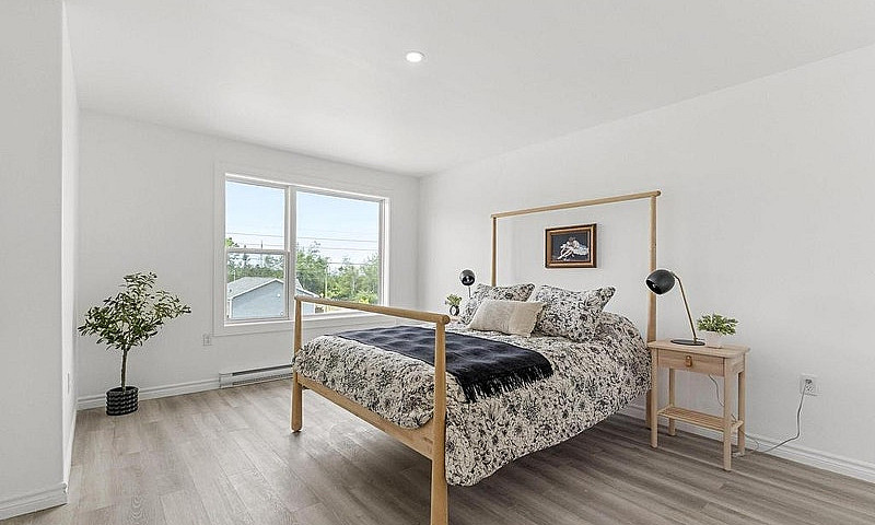 3 Bed, 2.5 Bath Town...