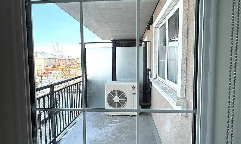 203-300 Centre Stree...