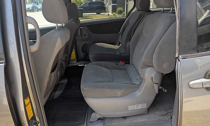 2005 Toyota Sienna...