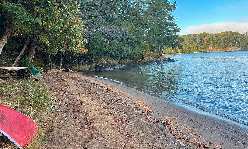 Stunning Lakefront P...