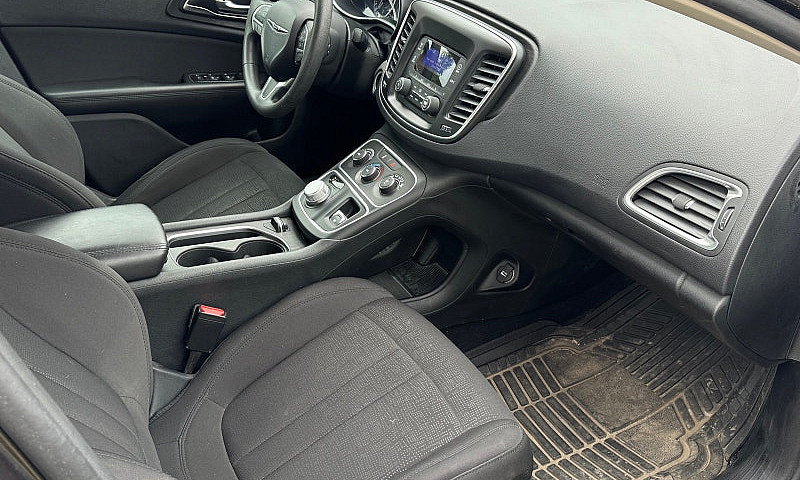 2015 Chrysler 200 Lx...