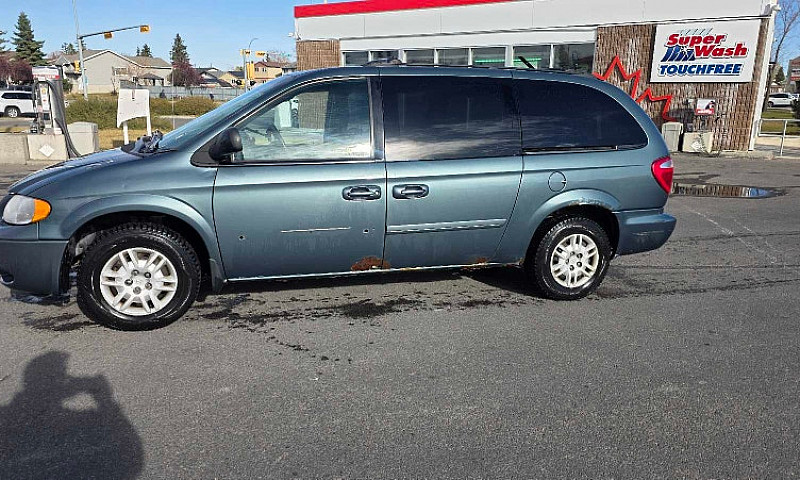 2005 Dodge Grand Car...