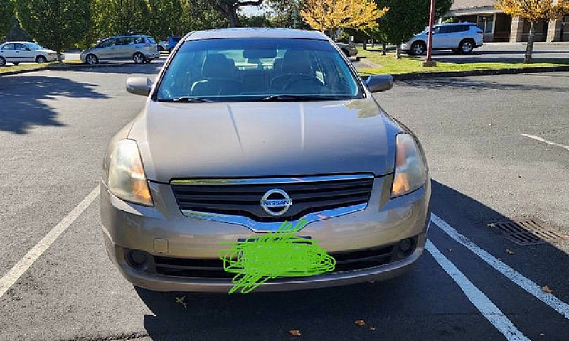  Nissan Altima 2008...