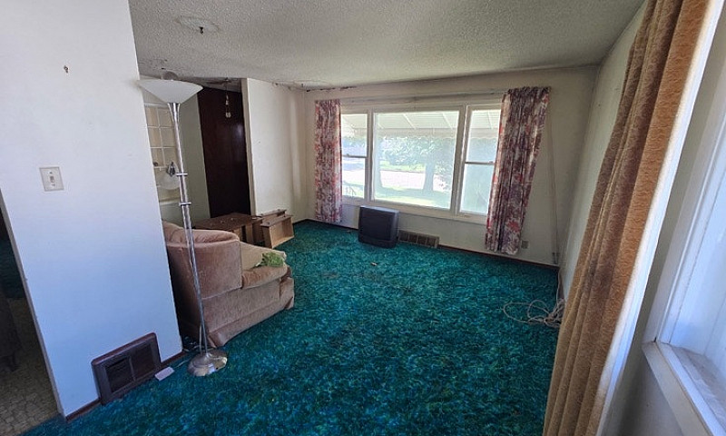 4 Bed 1 Bath House I...