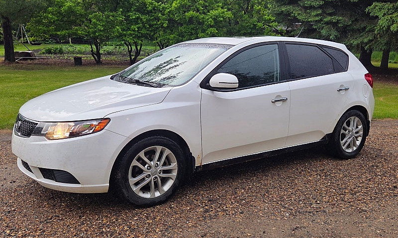 2012 Kia Forte5...