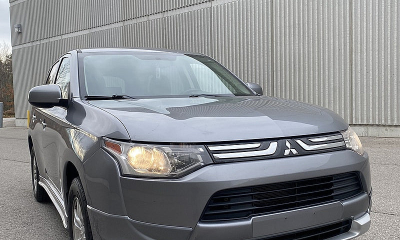 2014 Mitsubishi Outl...