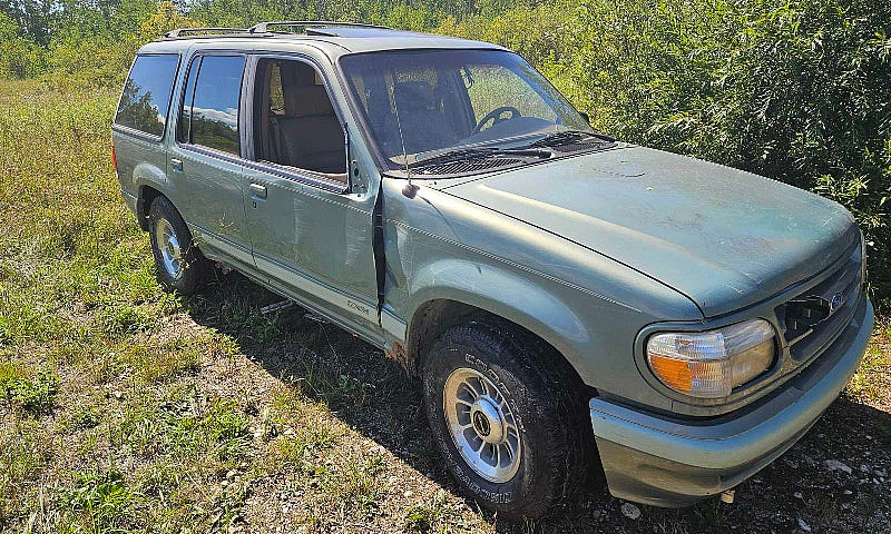 1996 Ford Explorer E...