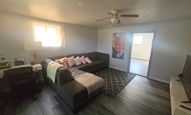 2 Bedroom Basement S...