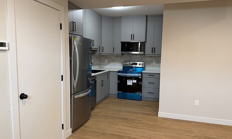 2 Beds 1 Bath Baseme...