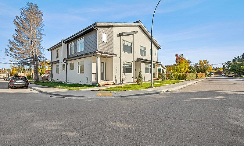 3 Beds 2.5 Baths Tow...