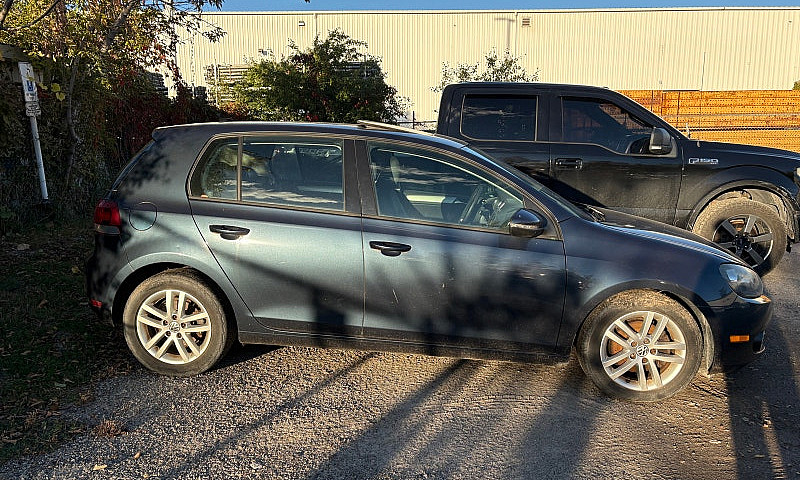 2011 Volkswagen Golf...
