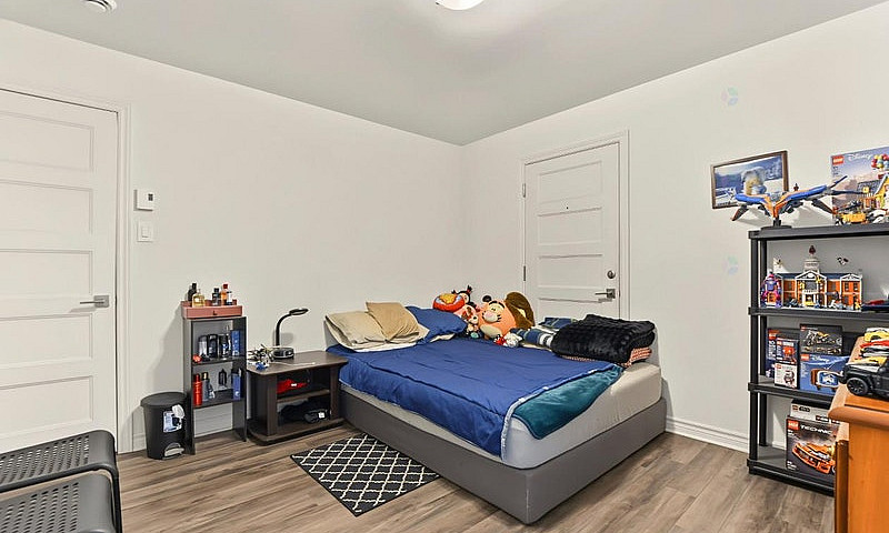 Condo À Vendre, Deux...