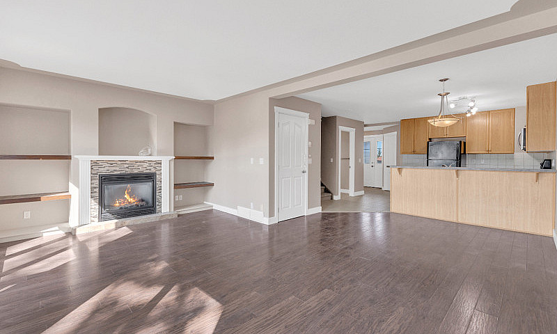13 Lark Close, Sylva...