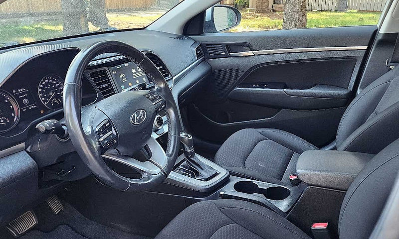 2020 Hyundai Elantra...