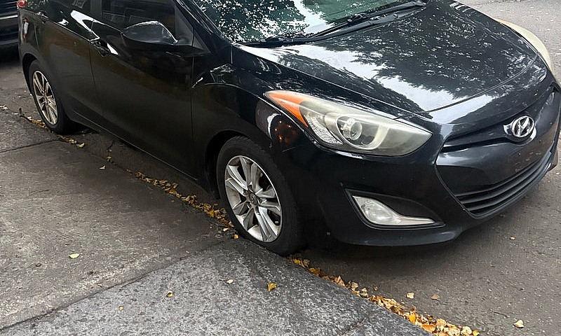 Hyundai Elantra Gt 2...