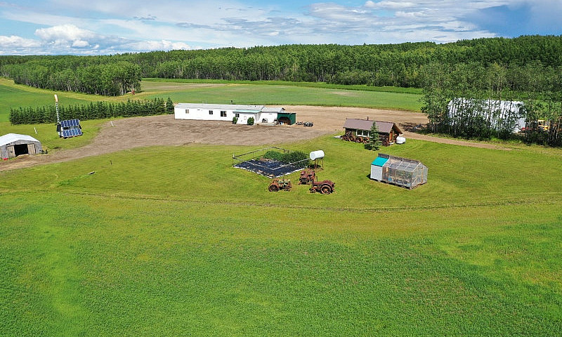 305 Acres Off-Grid F...