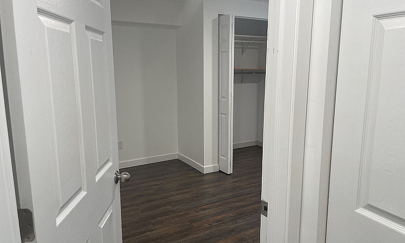 Spacious 2 Bedroom B...
