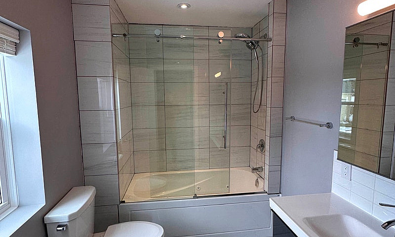 Bright Spacious 1Br ...