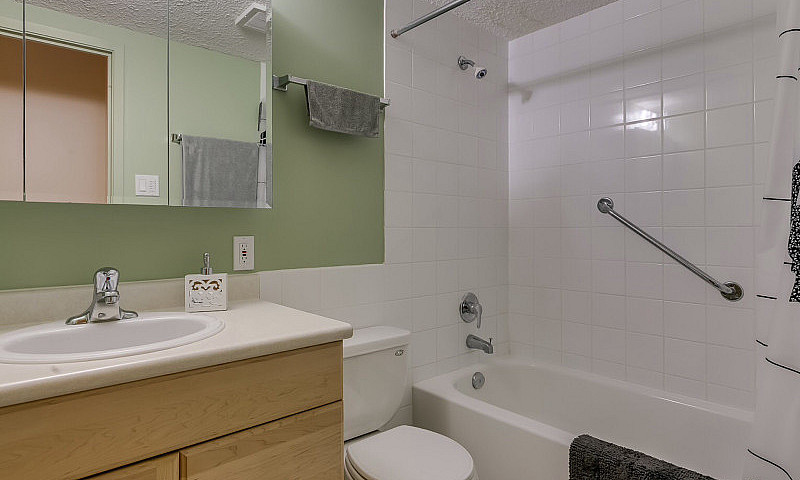 Nutana 1 Bed Apartme...