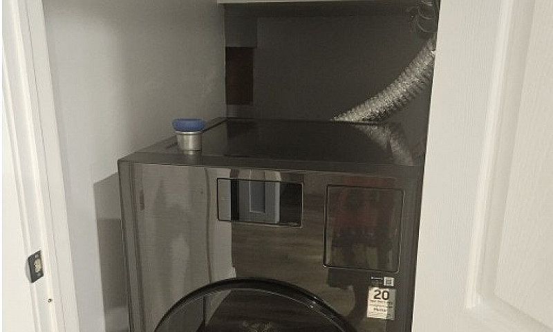 Spacious 1 Bedroom S...