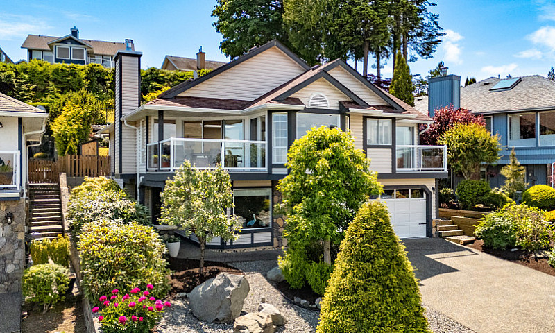 House For Sale - Cob...