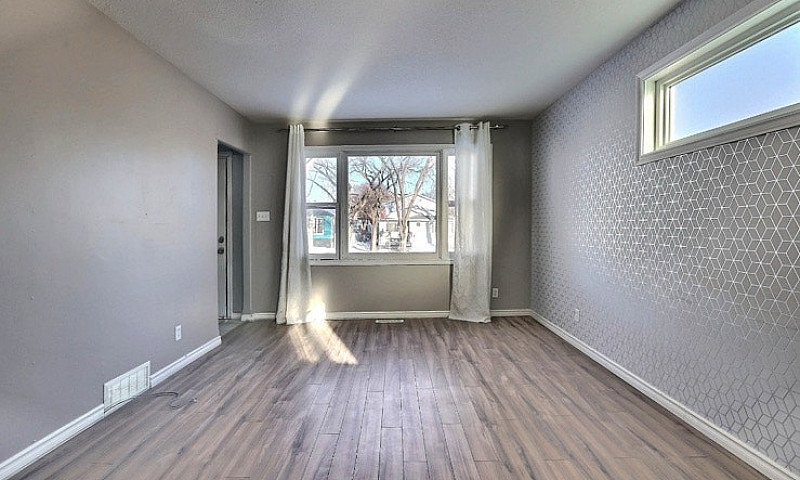 2 Bedroom Upper Leve...