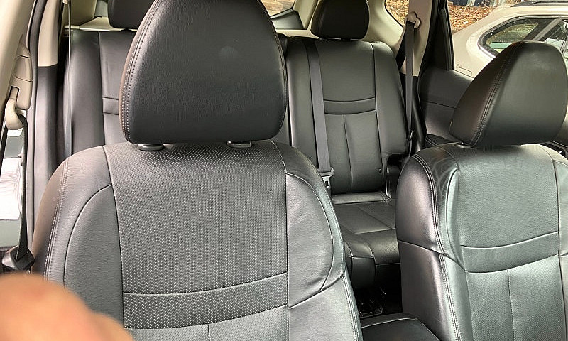 Nissan Rogue 2014 Aw...