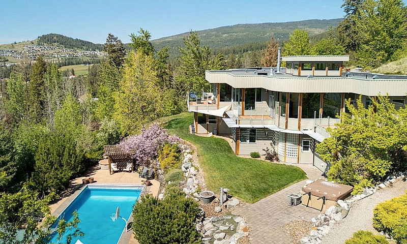 Luxury And Functiona...