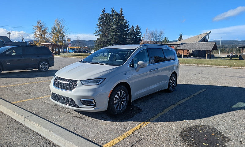 2021 Chrysler Pacifi...