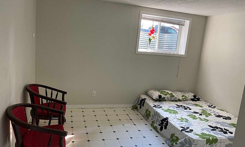 Basement Suite For R...