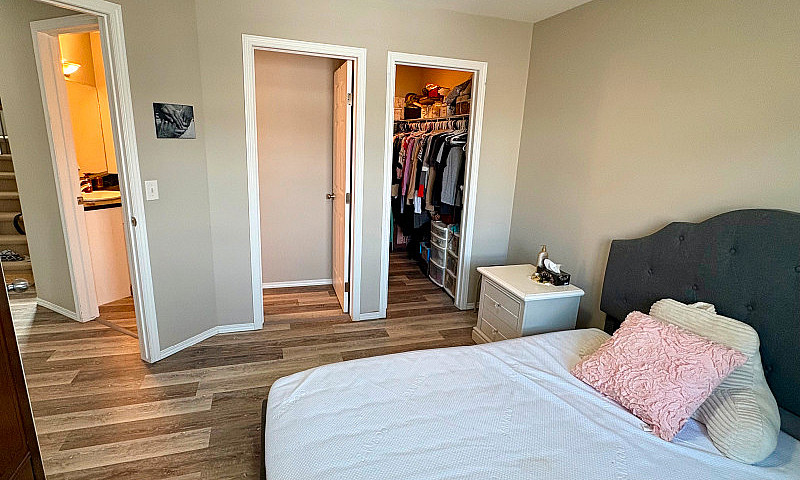 End Unit Townhouse I...