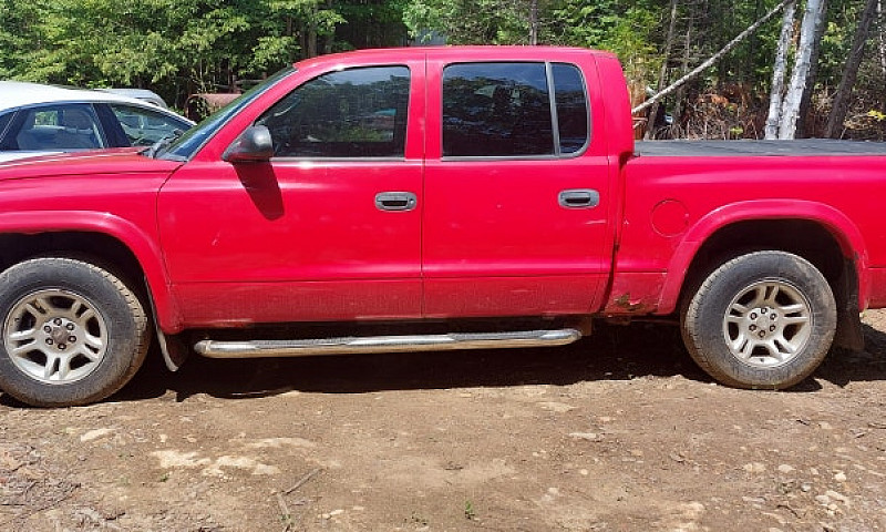 2004 Dodge Dakota...