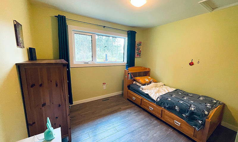 Private 3 Bed 3 Bath...