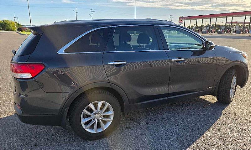 2018 Kia Sorento Awd...