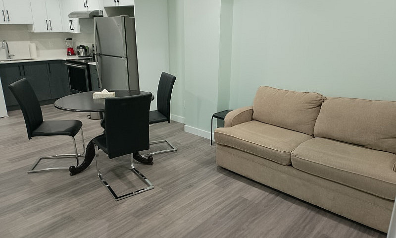 Newly Renovated 2-Be...