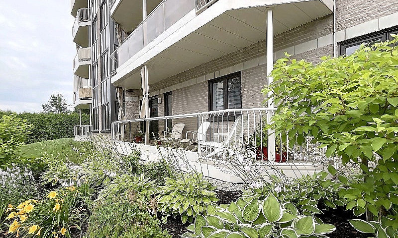 Magnifique Condo Ent...