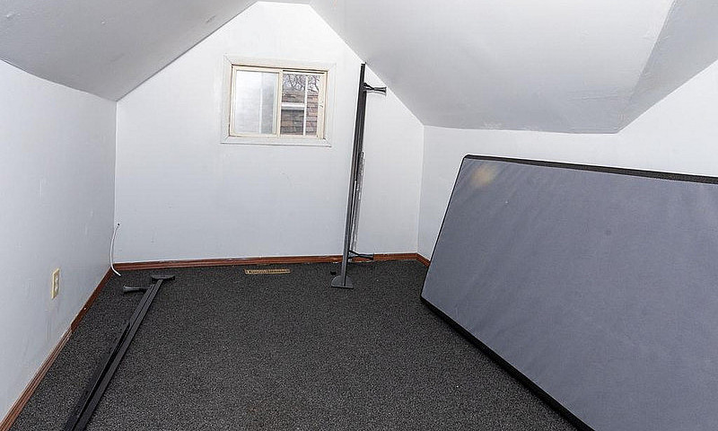 Duplex For Sale - Gr...