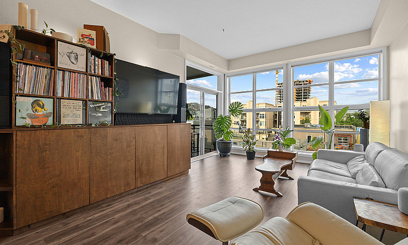 Spacious 2 Bedroom C...