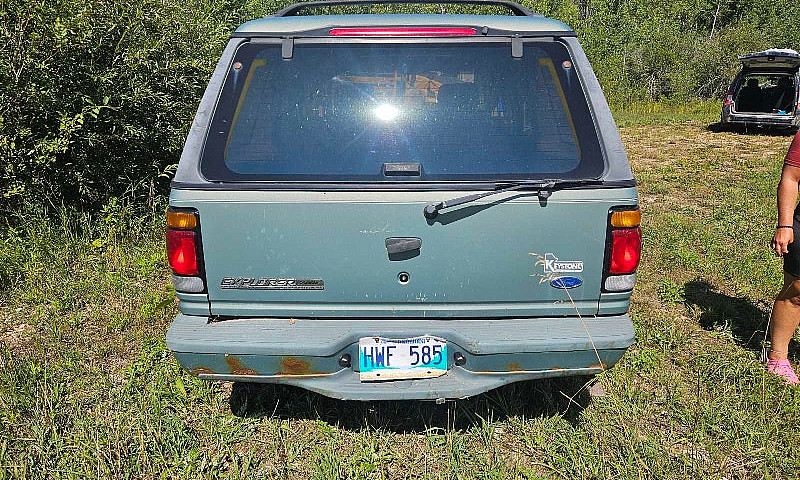 1996 Ford Explorer E...