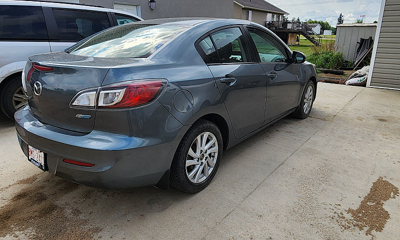 2013 Mazda 3 Sedan...