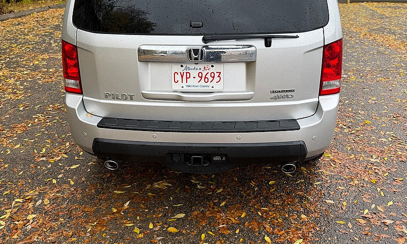 Mint Honda Pilot...