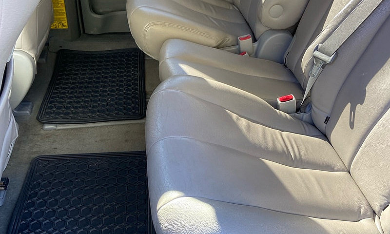 2012 Toyota Sienna L...